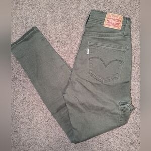 Levi’s 721 High Rise Skinny Ankle Cargo in Olive Green 💚